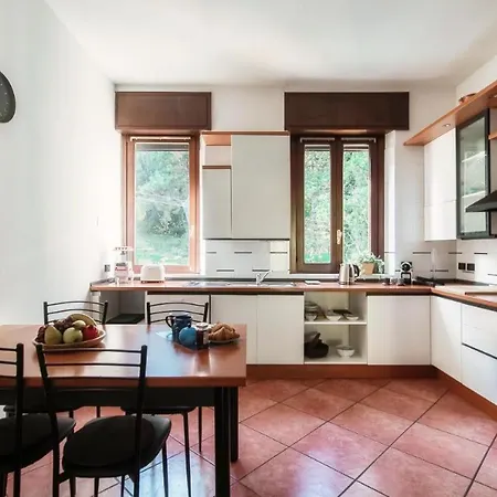 Carso - Family With Parking Como